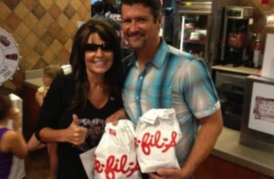 sarah-palin-chick-fil-a_521x340.jpg