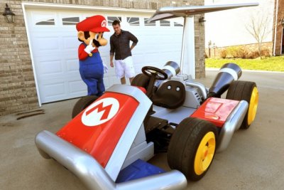 nintendo-delivers-real-life-mario-kart-to-gamestop-winner-2-620x413.jpg